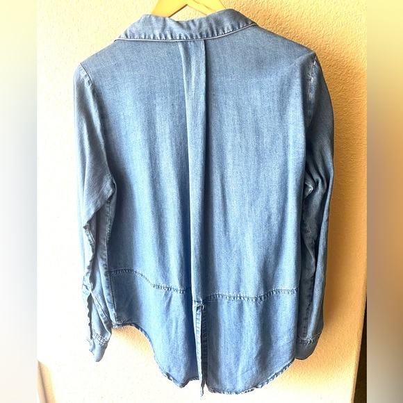 Velvet Heart | Chambray Long Sleeve Top - Medium - Picture 2 of 4